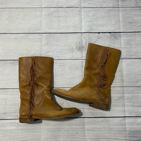 Bass Distressed Boots - Picture 5 of 14